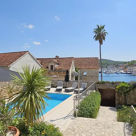 Old Stone With Pool, Jacuzzi, Walled Garden - Kristina Vila Milna (Brac)